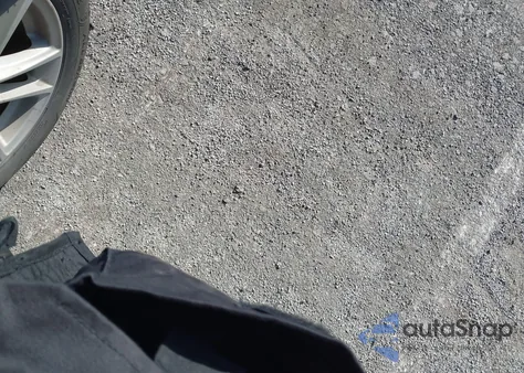 2018 Ford Focus Se z USA, uszkodzony, nr VIN 1FADP3FE4JL259386